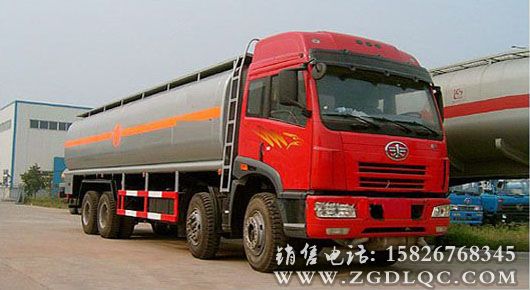 解放前四后八運(yùn)油車